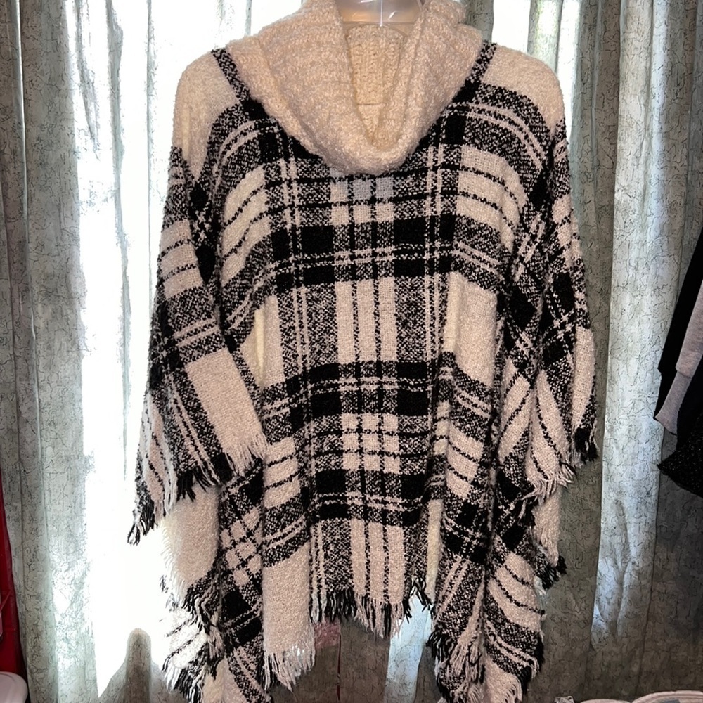 Black/White plaid poncho